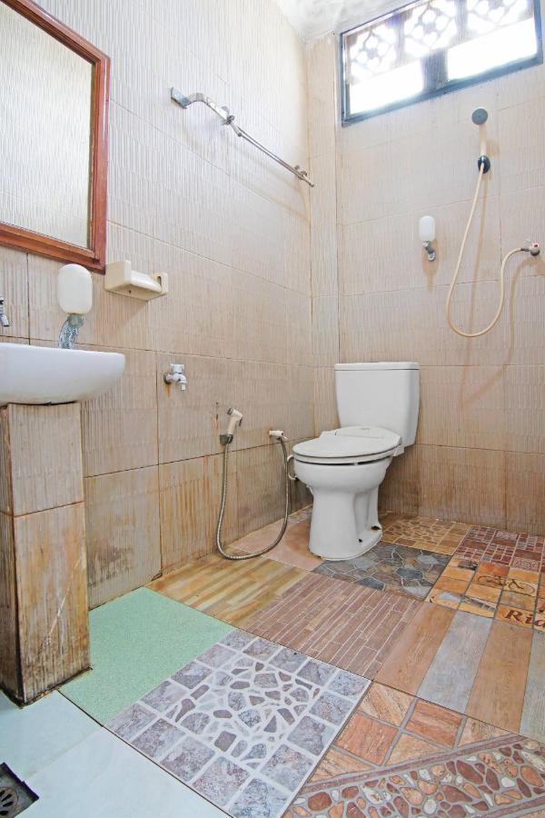 Oyo 91510 Homestay Utama Syariah Pekanbaru Exterior foto